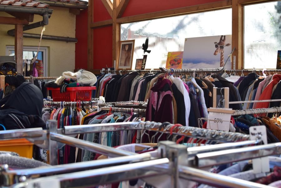 Das Foto zeigt den Caritex-Laden Northeim innen. | Foto: Johannes Broermann / cps