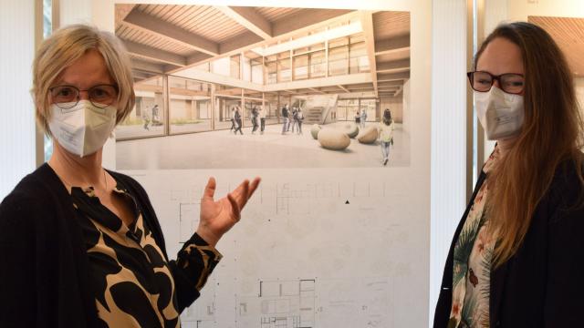 Setzen auf gelingende Inklusion: Schulleiterin Gabi Aßmann (l.) und Tagesstätten-Leiterin Nadine Rodens. | Foto: Broermann / cps