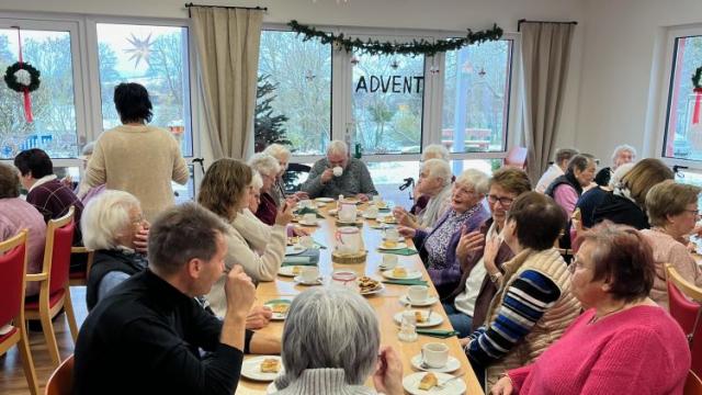 Adventsfeier in der Tagespflege St. Vinzenz | Foto: Caritas